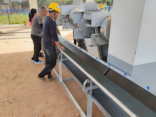 景观水系静音清污机：湖面漂浮物清理专用设备（厂家案例）案例实景图